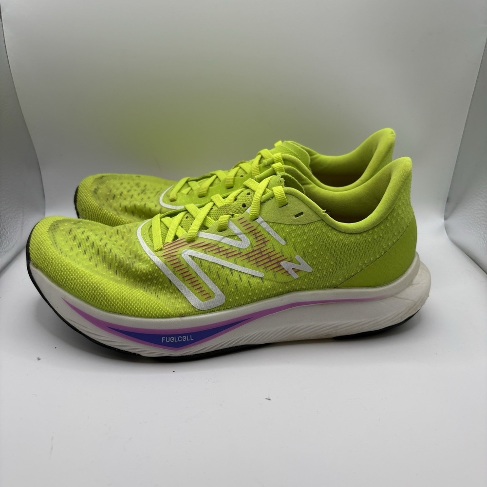 New Balance FuelCell Rebel V3 Shoes Womens Size 8.5 Green Sneakers WFCXCT3